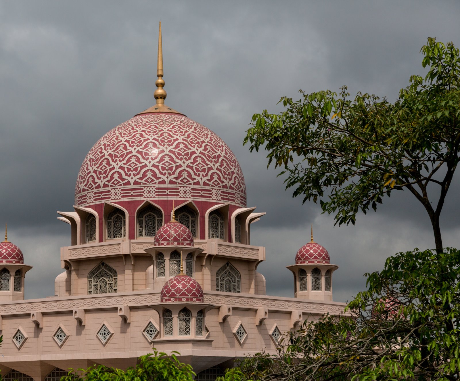 The Putra Mosque - Secret World - Putrajaya | Secret World Trip Planner