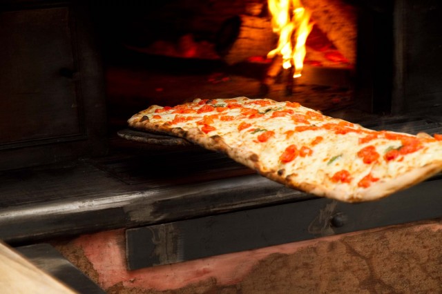 Vico Equense: Pizza in der U-Bahn - Vico Equense | Secret World Trip Planner