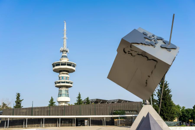 OTE Toren: Waar dineren een 360-graden panorama ontmoet - Thessaloniki | Secret World Trip Planner
