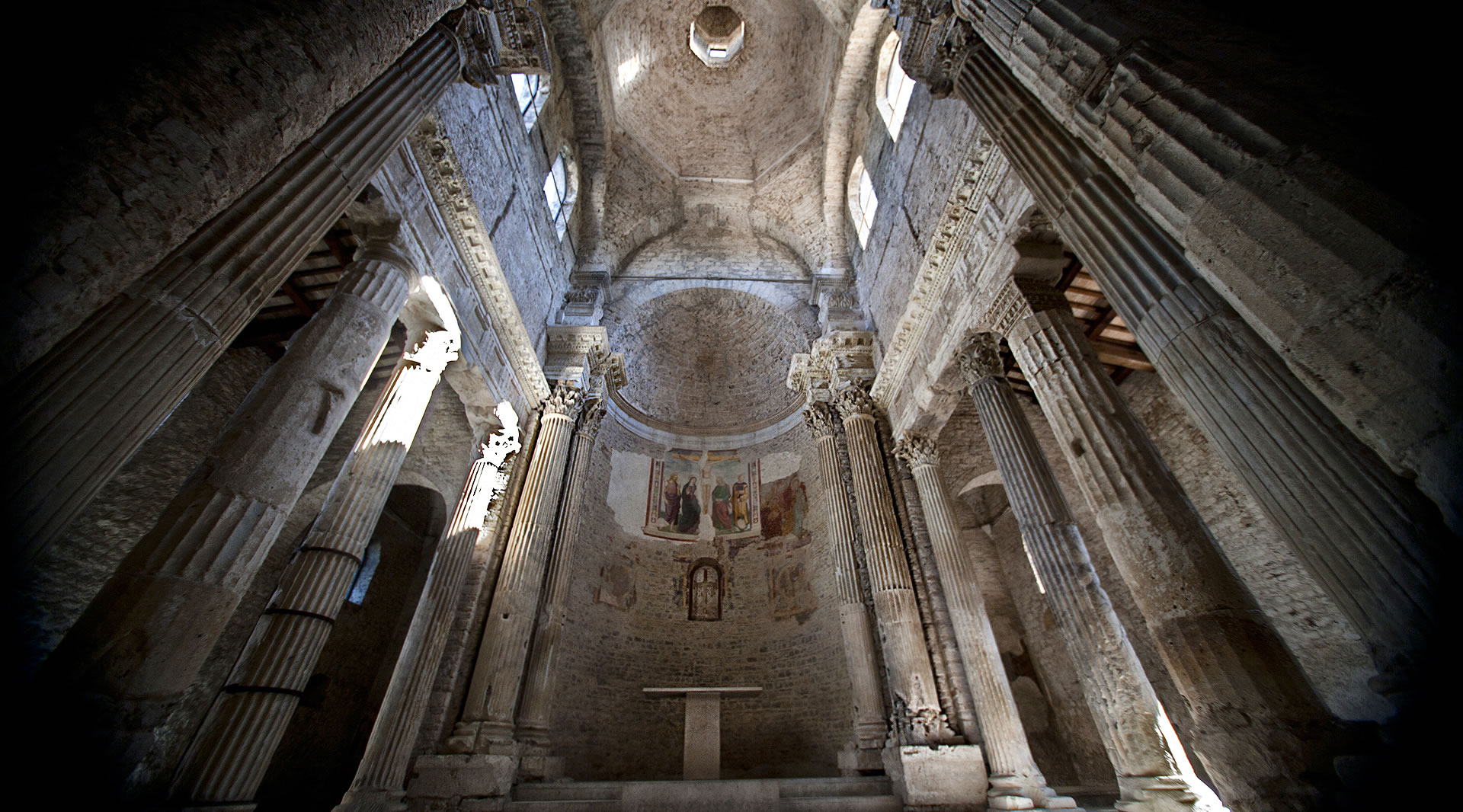 Spoleto | سان سلواٹور کی باسیلیکا - Spoleto | Secret World Trip Planner