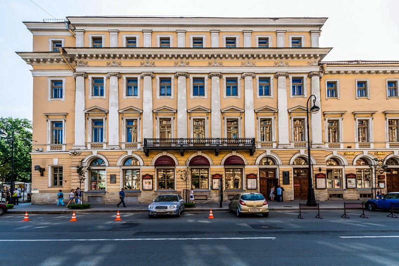 Shostakovich Filarmónica Académica de San Petersburgo - Mikhaylovskaya Ulitsa | Secret World Trip Planner