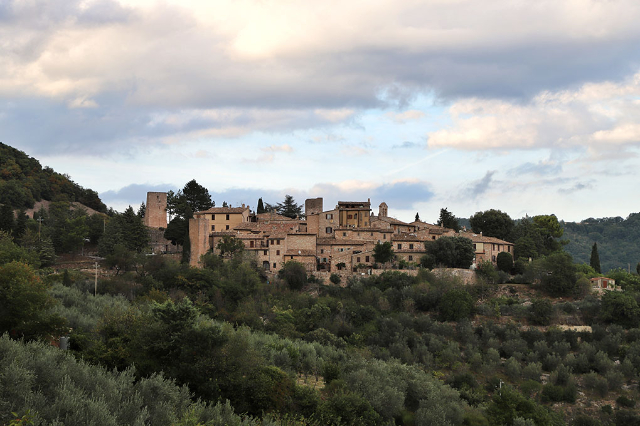 Kollepino qishlog'i - Collepino | Secret World Trip Planner