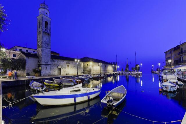 আমাকে জানতে দাও - Verona | Secret World Trip Planner