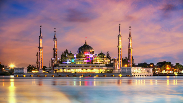 La Mezquita de Cristal - Kuala Terengganu | Secret World Trip Planner