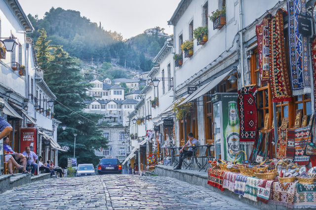 风景如画的吉诺卡斯特小镇 - Gjirokastër County | Secret World Trip Planner