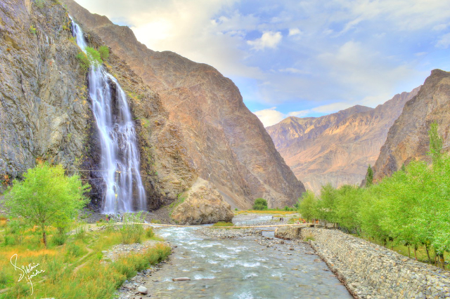 Cascata di Manthokha - Akhonpa Waterfall | Secret World Trip Planner