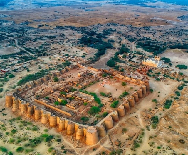 La grandeza del fuerte de Derawar - Derawar | Secret World Trip Planner