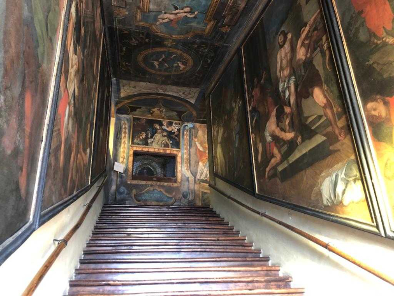 Scala Noel Baba - Campli | Secret World Trip Planner