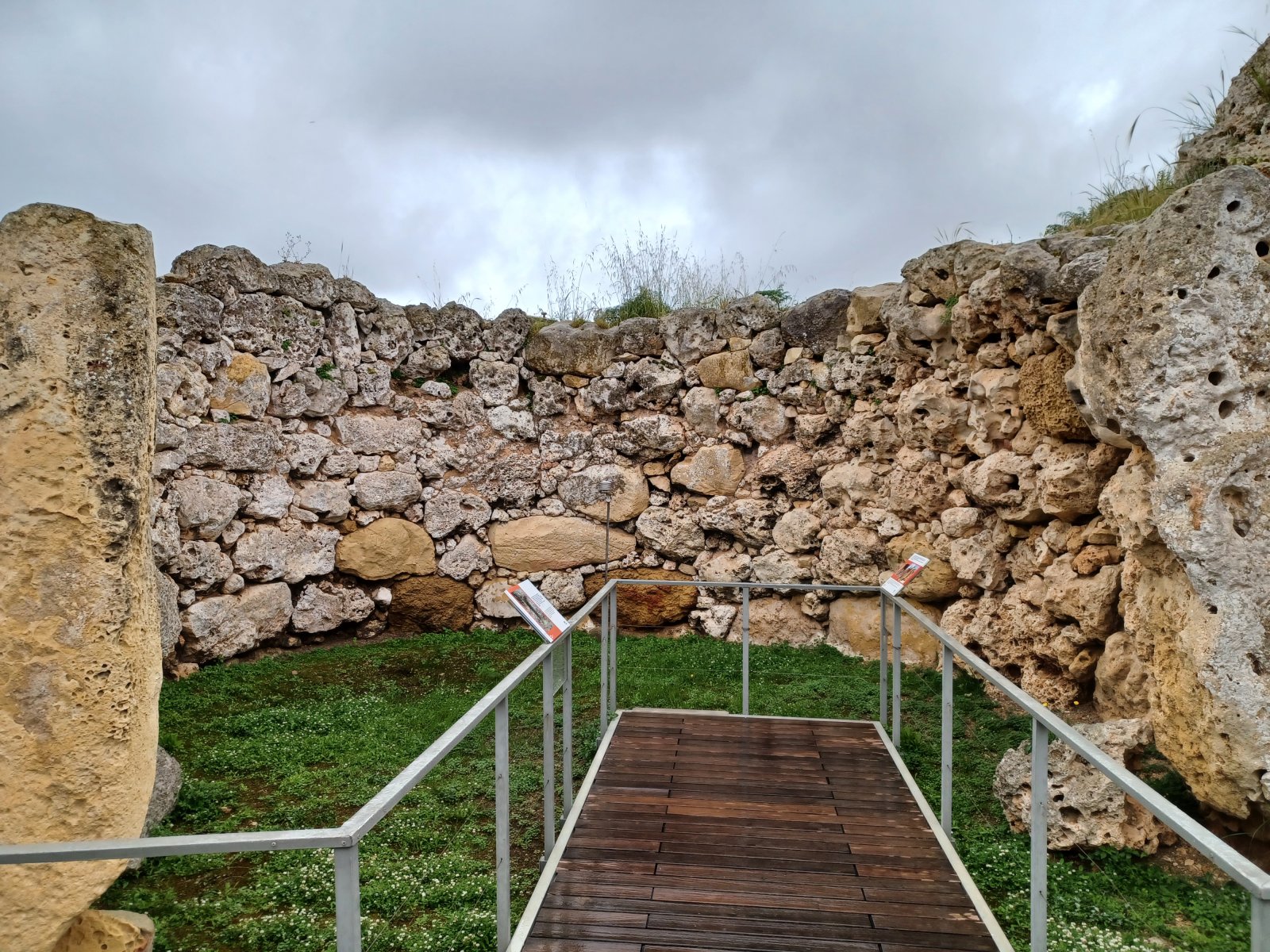 Ġgantija Temple:al doilea cel mai vechi templu din lume - Ix-Xag?ra | Secret World Trip Planner