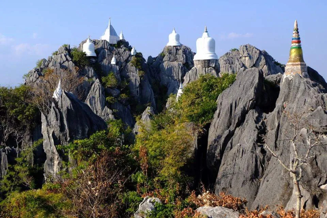 Templo Wat Chaloemprakiat Prachomklao Rachanusorn - Wichet Nakhon | Secret World Trip Planner