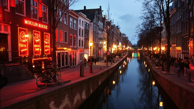 Barri Roig - Amsterdam | Secret World Trip Planner