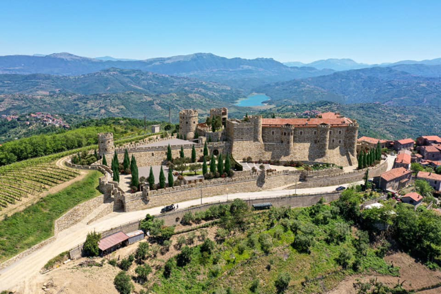 Zamek w Rocca Cilento - Rocca Cilento | Secret World Trip Planner