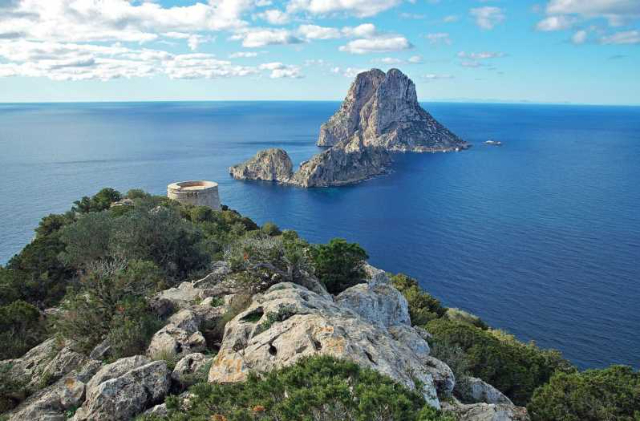 Es Vedrà dhe legjenda e Atlantidës - Es Vedrà | Secret World Trip Planner
