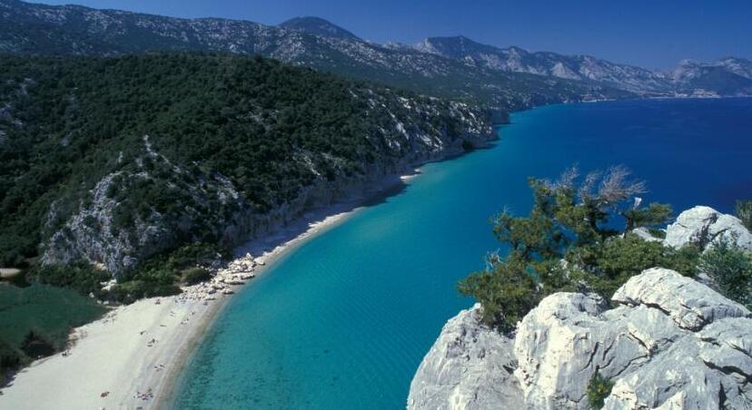 Cala Luna:an uncontaminated beach in the Gulf of Orosei — Cala Luna