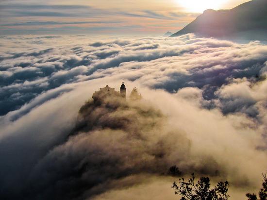 সান্টুয়ারিও মন্টেকাস্তেলো - Montecastello | Secret World Trip Planner