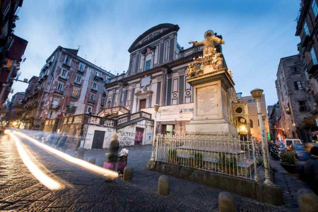 圣保罗马焦雷教堂 - Napoli | Secret World Trip Planner