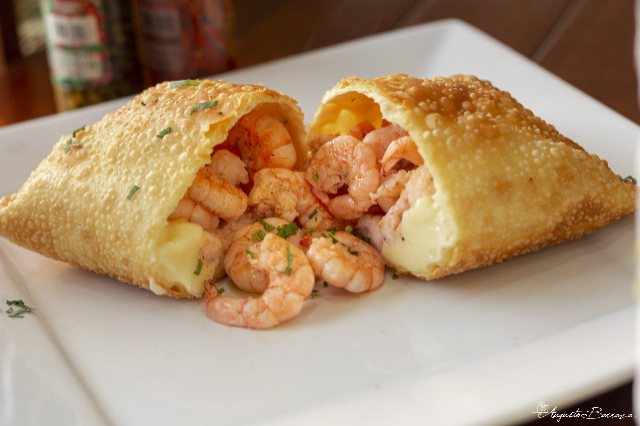 Pastel de camarão - Praia Brava | Secret World Trip Planner