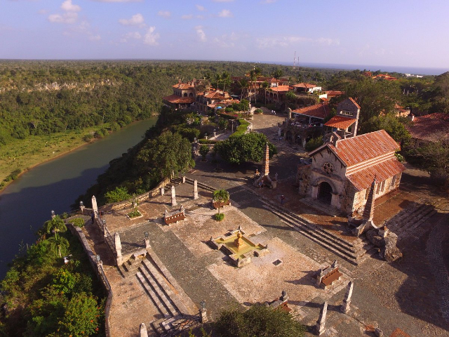 Деревня Альтос-де-Чавон - La Romana | Secret World Trip Planner