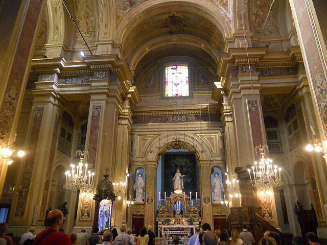 Santa Teresa A Chiaia Kilisesi - Napoli | Secret World Trip Planner