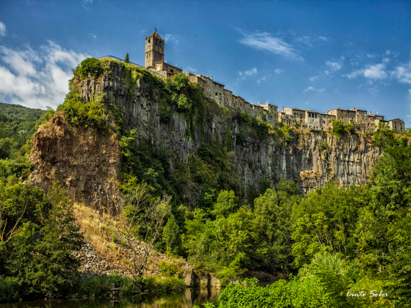 Castellfollit De La Roca, Spain - Castellfollit de la Roca | Secret World Trip Planner