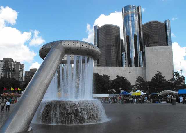 Horace E. Dodge & Son Memorial Fountain - Detroit | Secret World Trip Planner