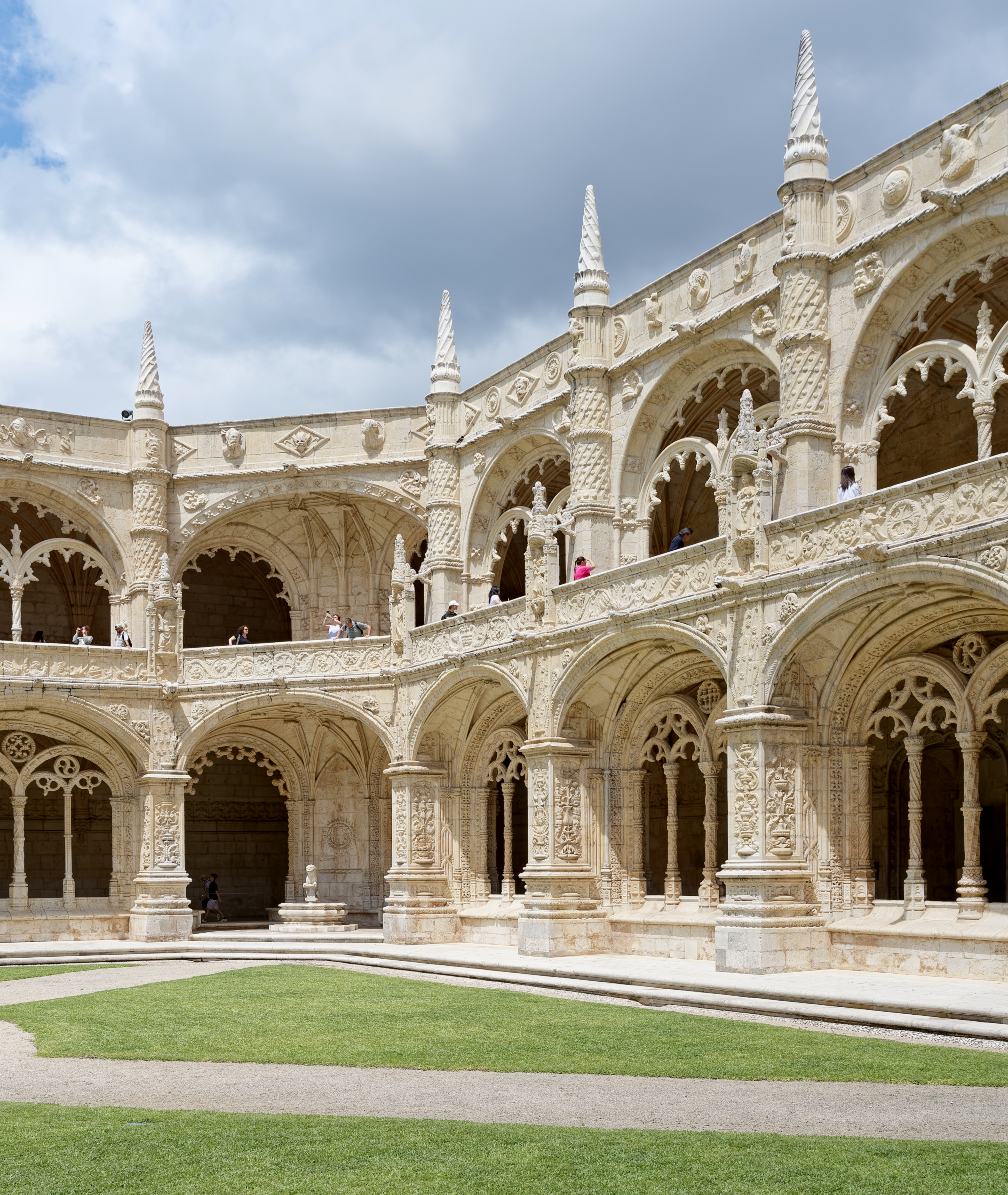Découvrez le Monastère des Jerónimos à Lisbonne - Praça do Império 1400-206 Lisboa | Secret World Trip Planner