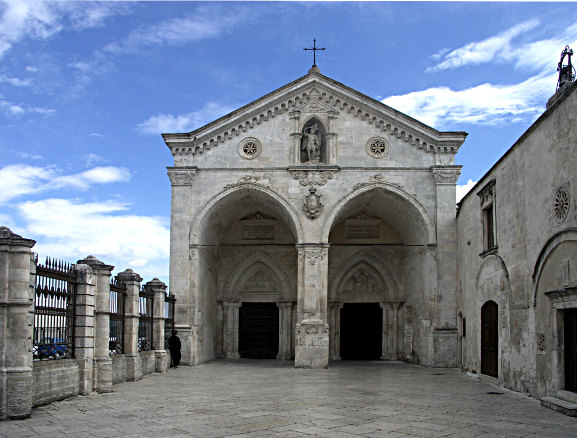 Il santuario di San Michele Arcangelo - Monte Sant'Angelo | Secret World Trip Planner