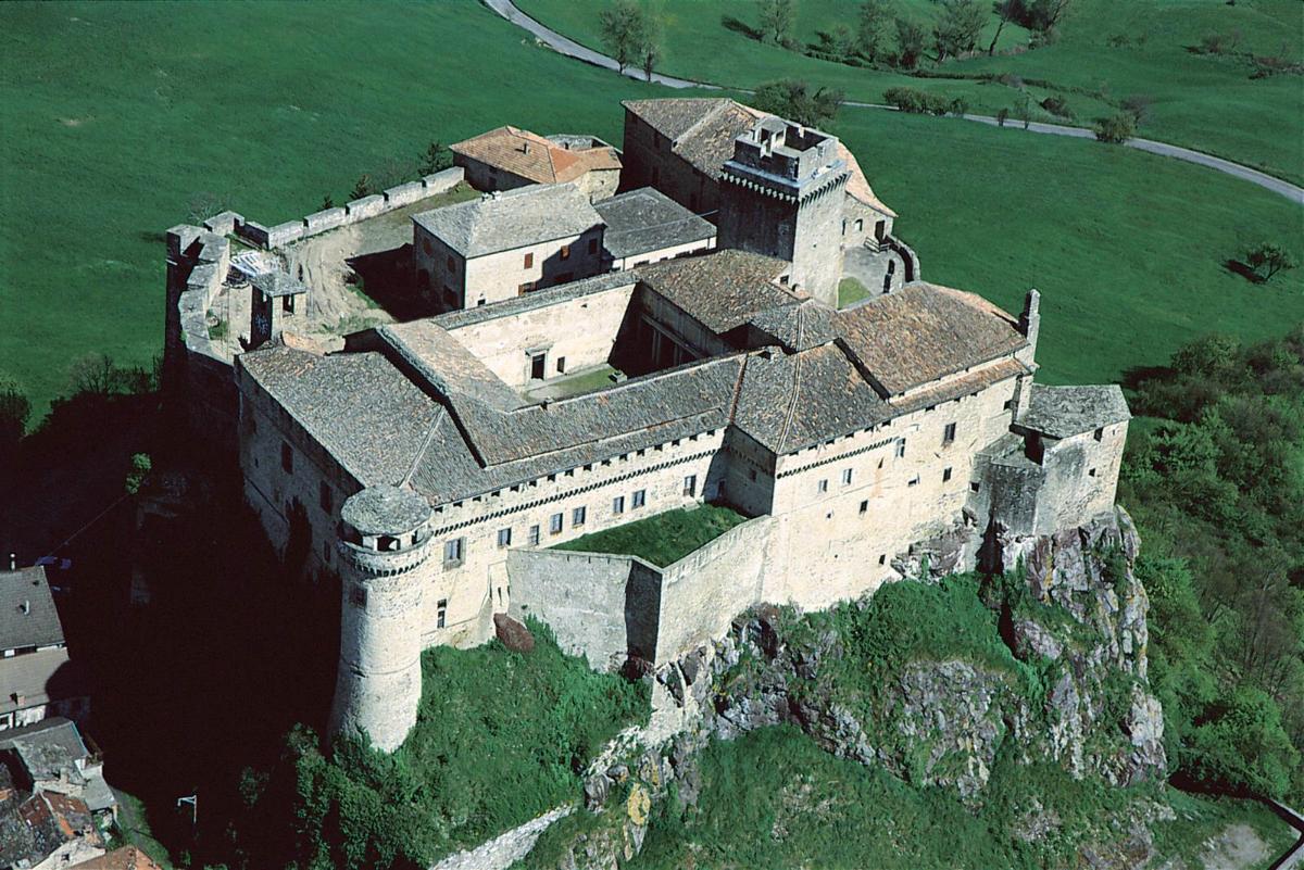 Castello di Bardi - val Ceno - Bardi | Secret World Trip Planner