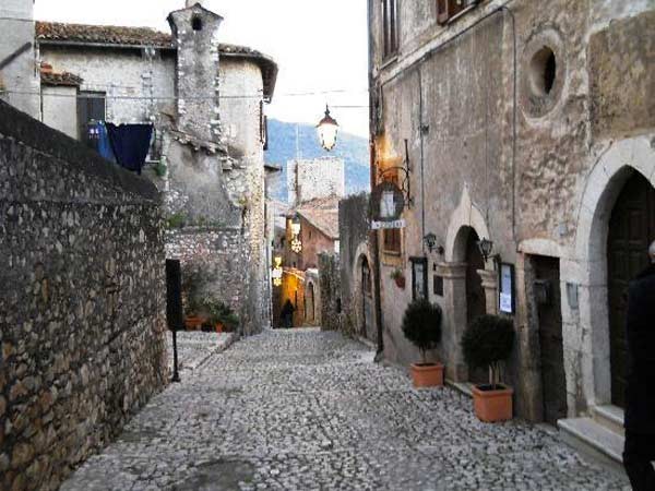 Sermoneta Gioielo d' Italia - Sermoneta | Secret World Trip Planner