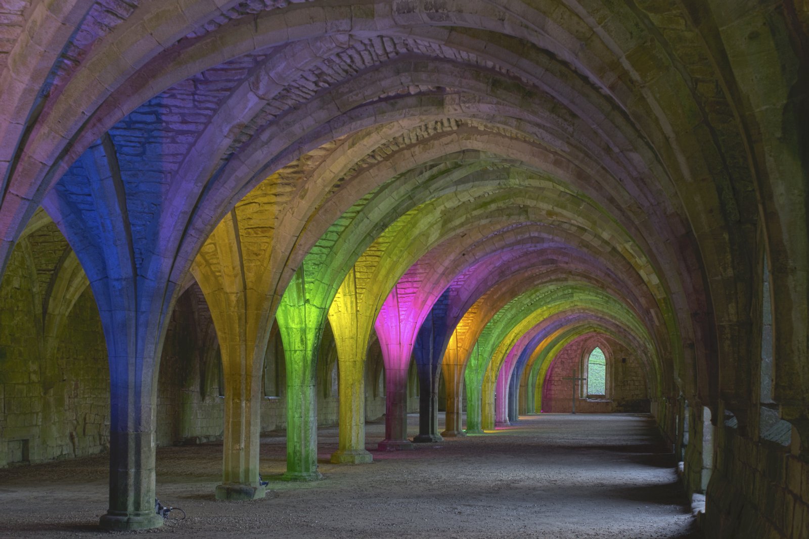 Abadía de Fountains: uno de los monasterios cistercienses en ruinas mejor conservados - Abbazia di Fountains | Secret World Trip Planner