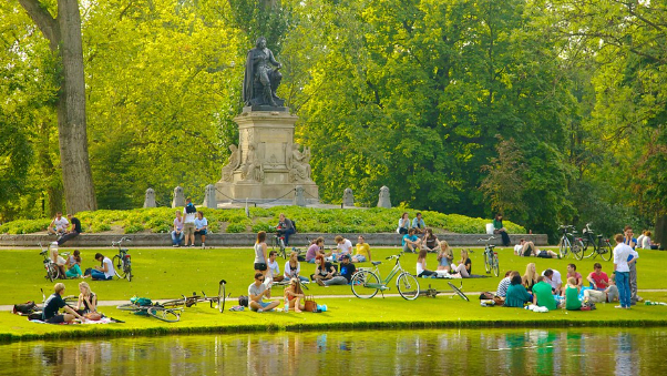 Vondelparkas yra didžiausias Amsterdamo miesto parkas - Amsterdam | Secret World Trip Planner