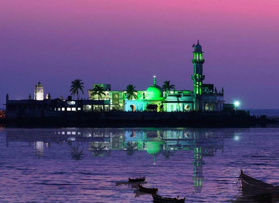 Mumbai: Haji Ali Dargah - una de las mezquitas más famosas. - Mumbai | Secret World Trip Planner