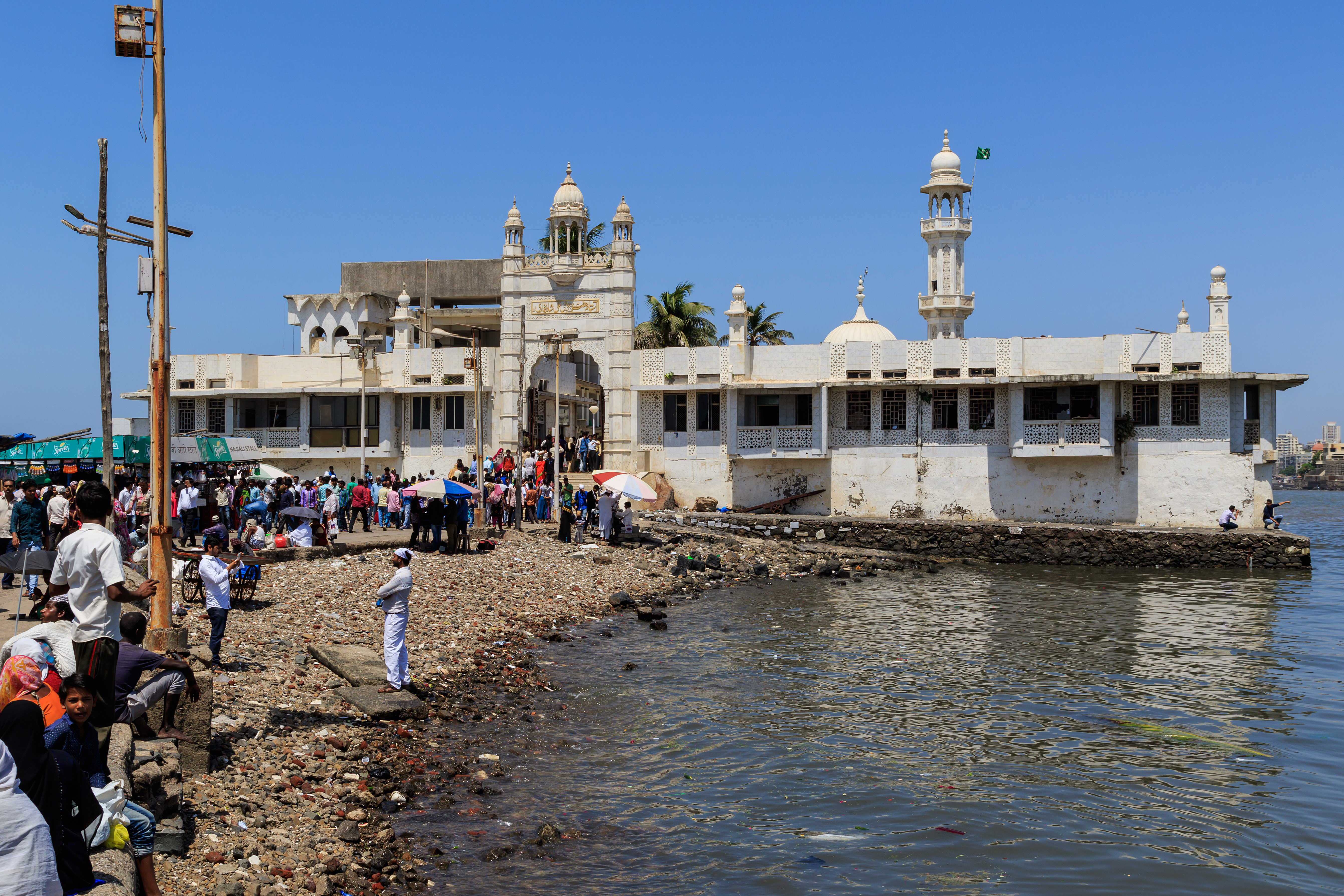 Mumbai: Haji Ali Dargah - una de las mezquitas más famosas. - Mumbai | Secret World Trip Planner