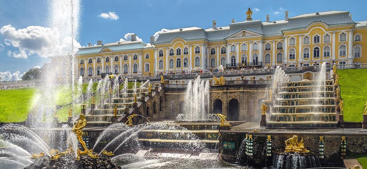 Peterhof, la espléndida residencia de verano de la familia imperial rusa. — Petergof