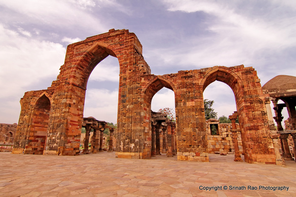 Qutb Minar - Delhis högsta minaret - New Delhi | Secret World Trip Planner