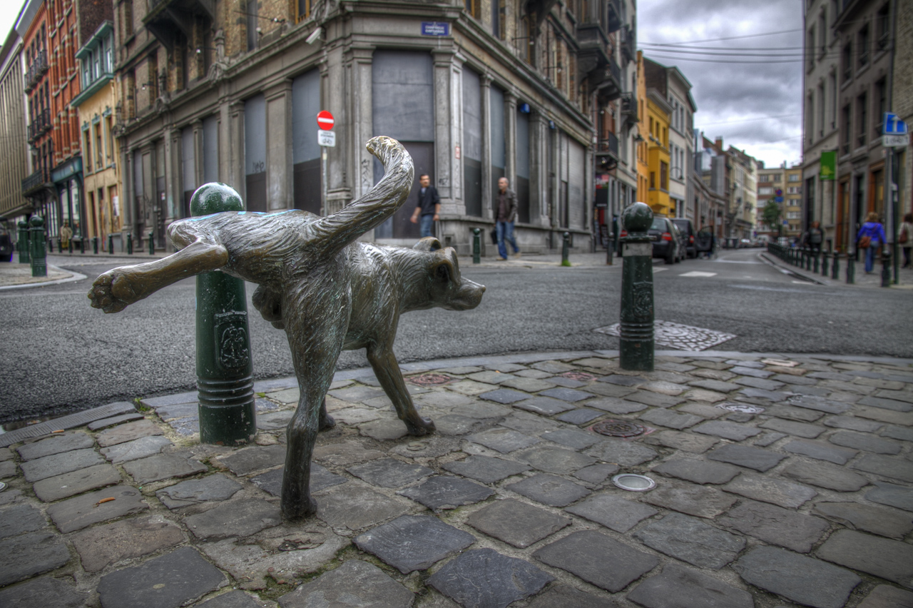 Zinneke Pis - el perro que orina - Bruxelles | Secret World Trip Planner
