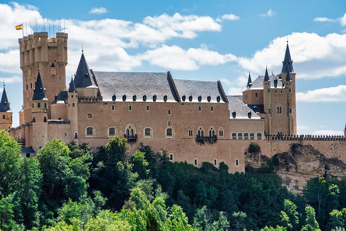 El Alcázar de Segovia ( Castillo de Segovia ) - Segovia | Secret World Trip Planner