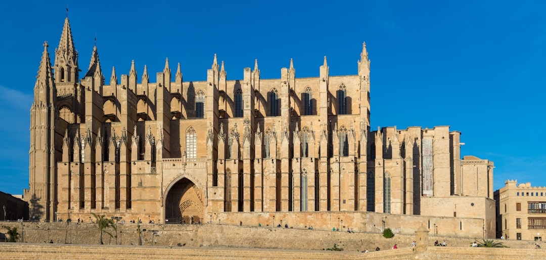 La Catedral de Mallorca - Palma | Secret World Trip Planner