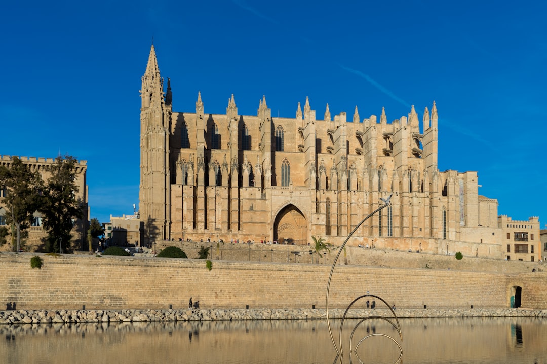La Catedral de Mallorca - Palma | Secret World Trip Planner