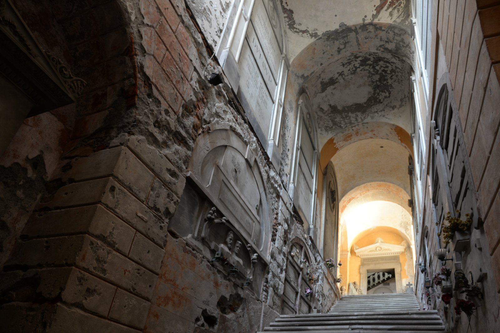 Ang Monumental na sementeryo ng Staglieno - Genova | Secret World Trip Planner