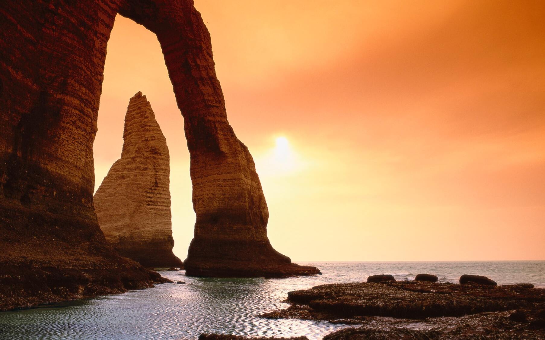 Etretat and the white cliffs - Étretat | Secret World Trip Planner