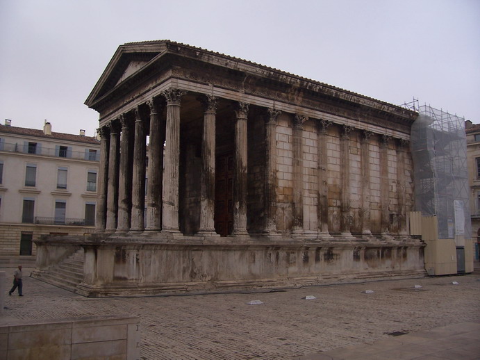 Maison Carèe, kuil Romawi kuno di Nîmes - Nîmes | Secret World Trip Planner