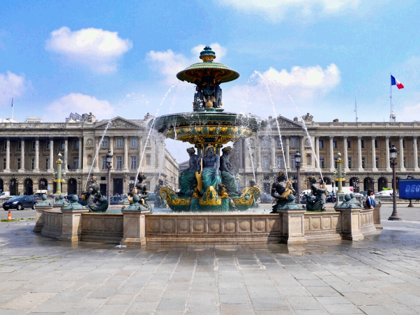 Fuente de Comercio Fluvial y Navegación - Paris | Secret World Trip Planner