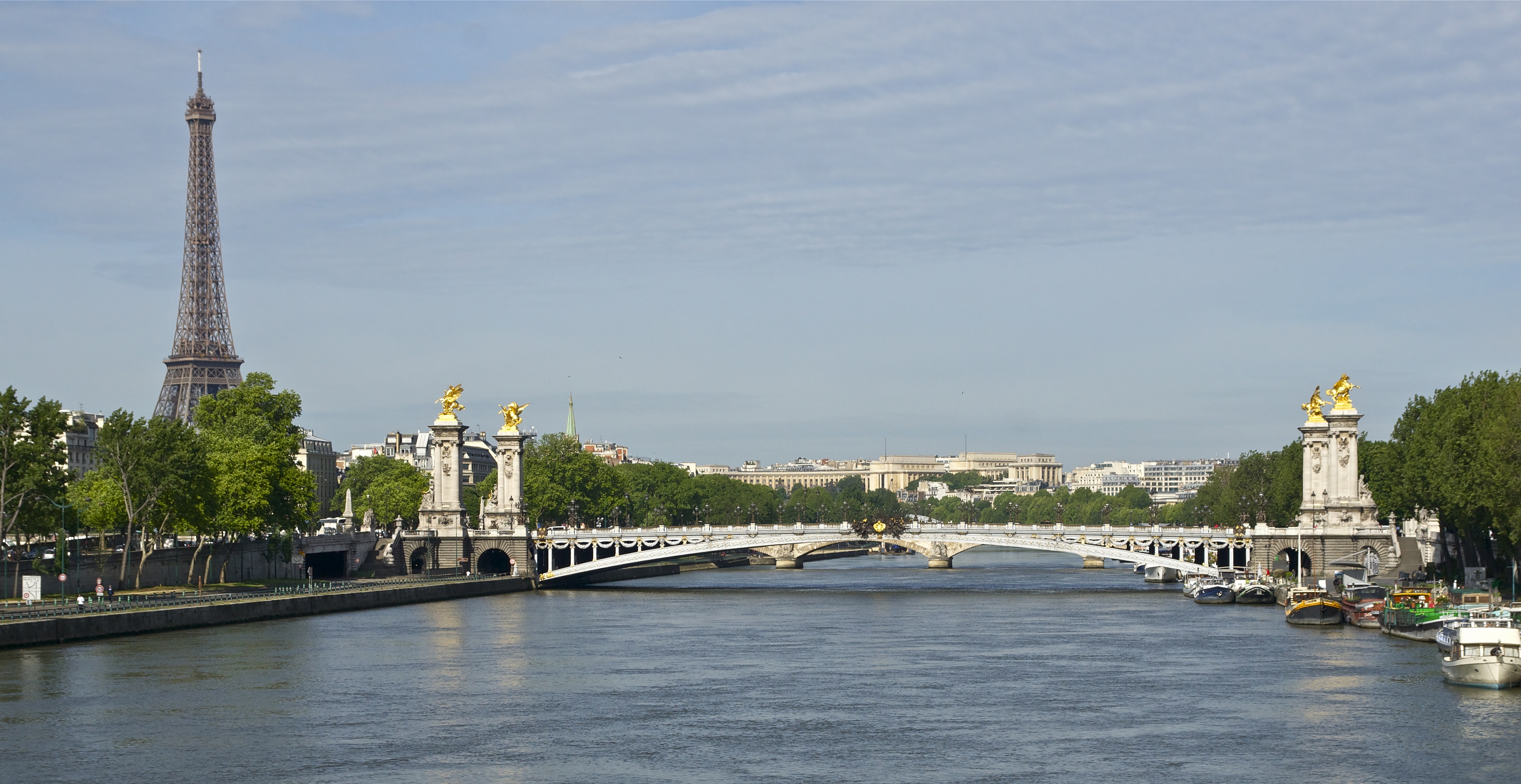 Fuente de Comercio Fluvial y Navegación - Paris | Secret World Trip Planner