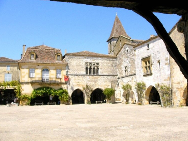 Monpazier,a 13th century bastide - Monpazier | Secret World Trip Planner