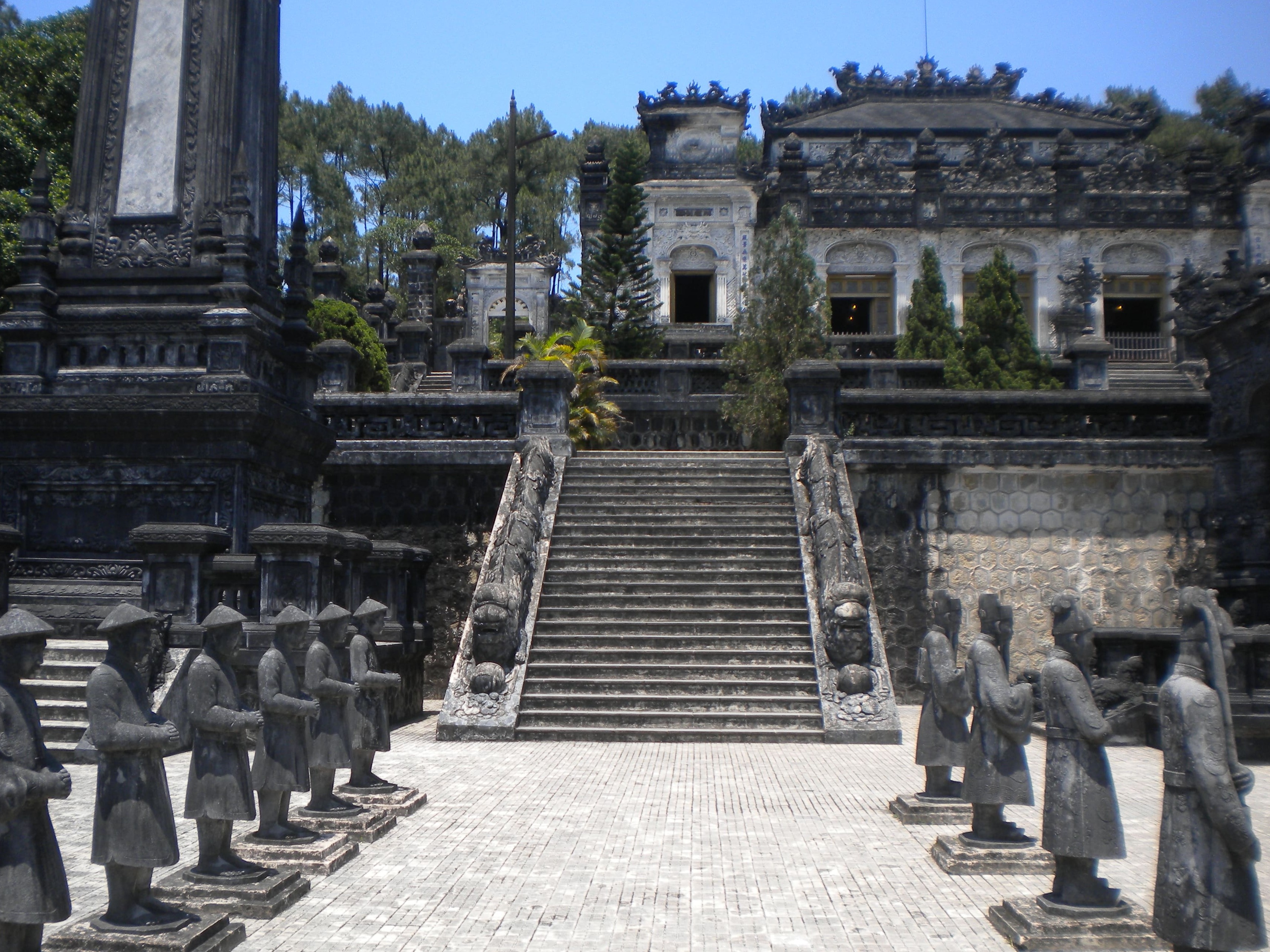Khai Dinh Tomb — tp. Hu?