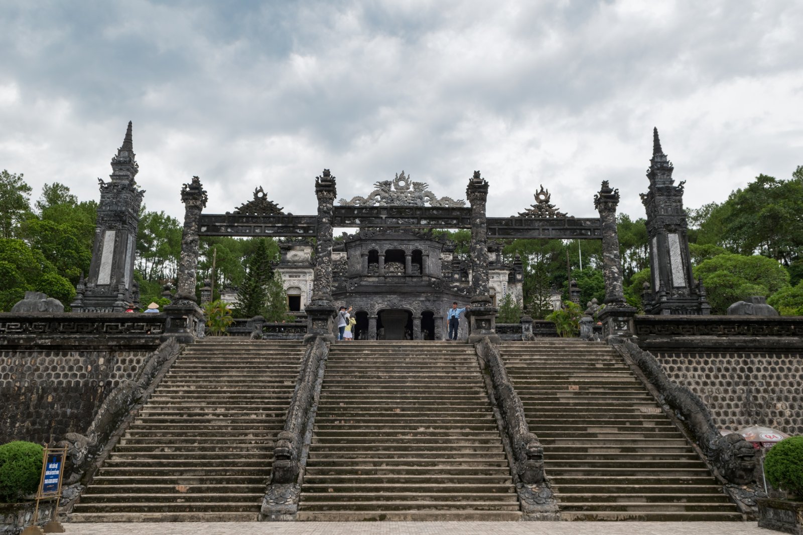 Khai Dinh Tomb - tp. Hu? | Secret World Trip Planner