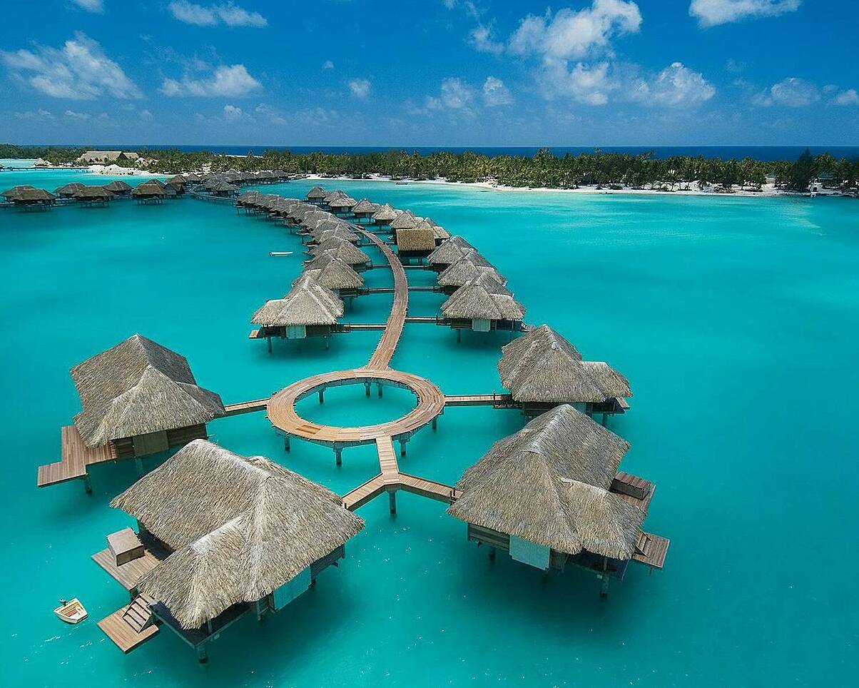Four Seasons Hotel - Bora Bora - Bora Bora | Secret World Trip Planner