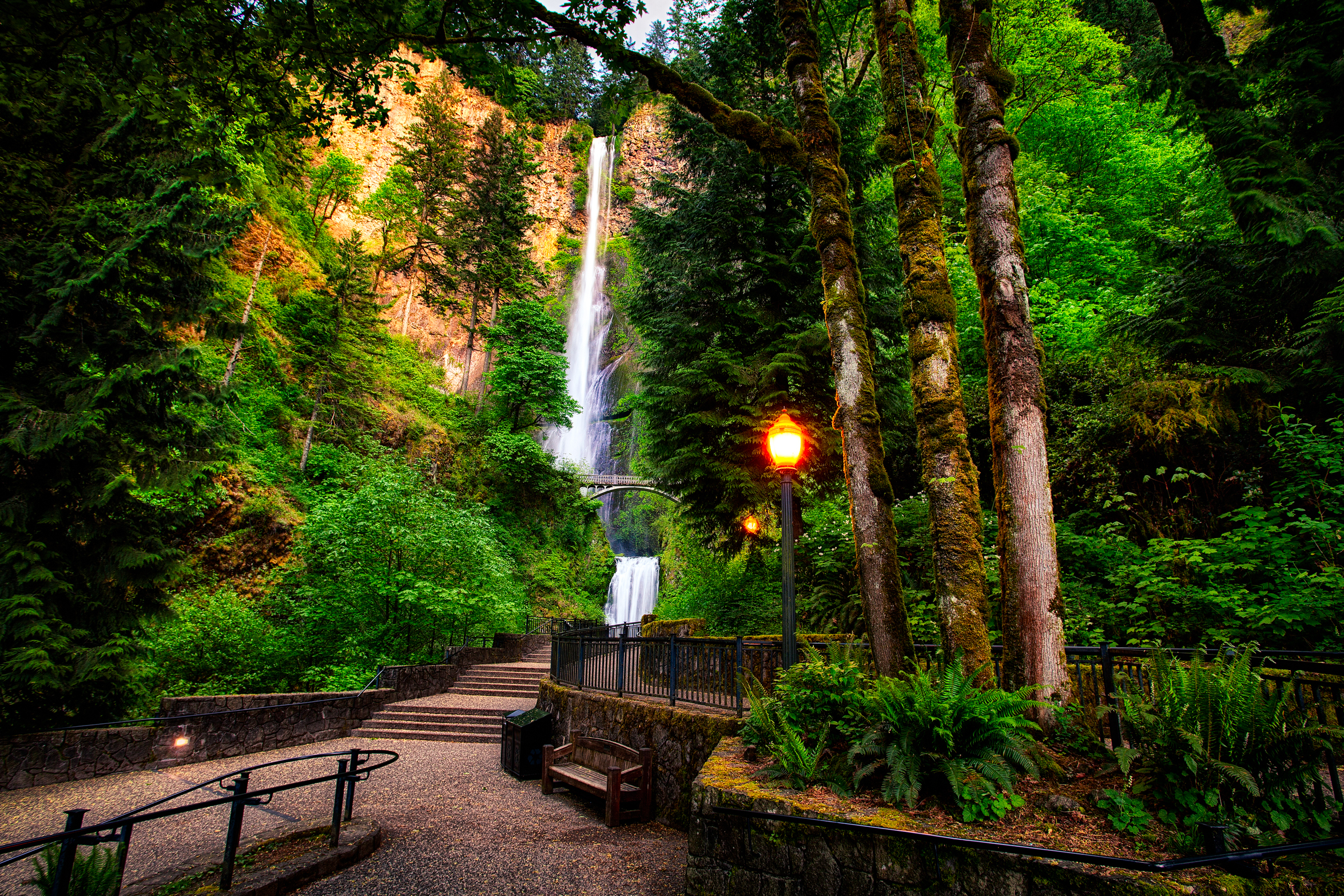 Portland: Multnomah Falls - Multnomah Falls | Secret World Trip Planner