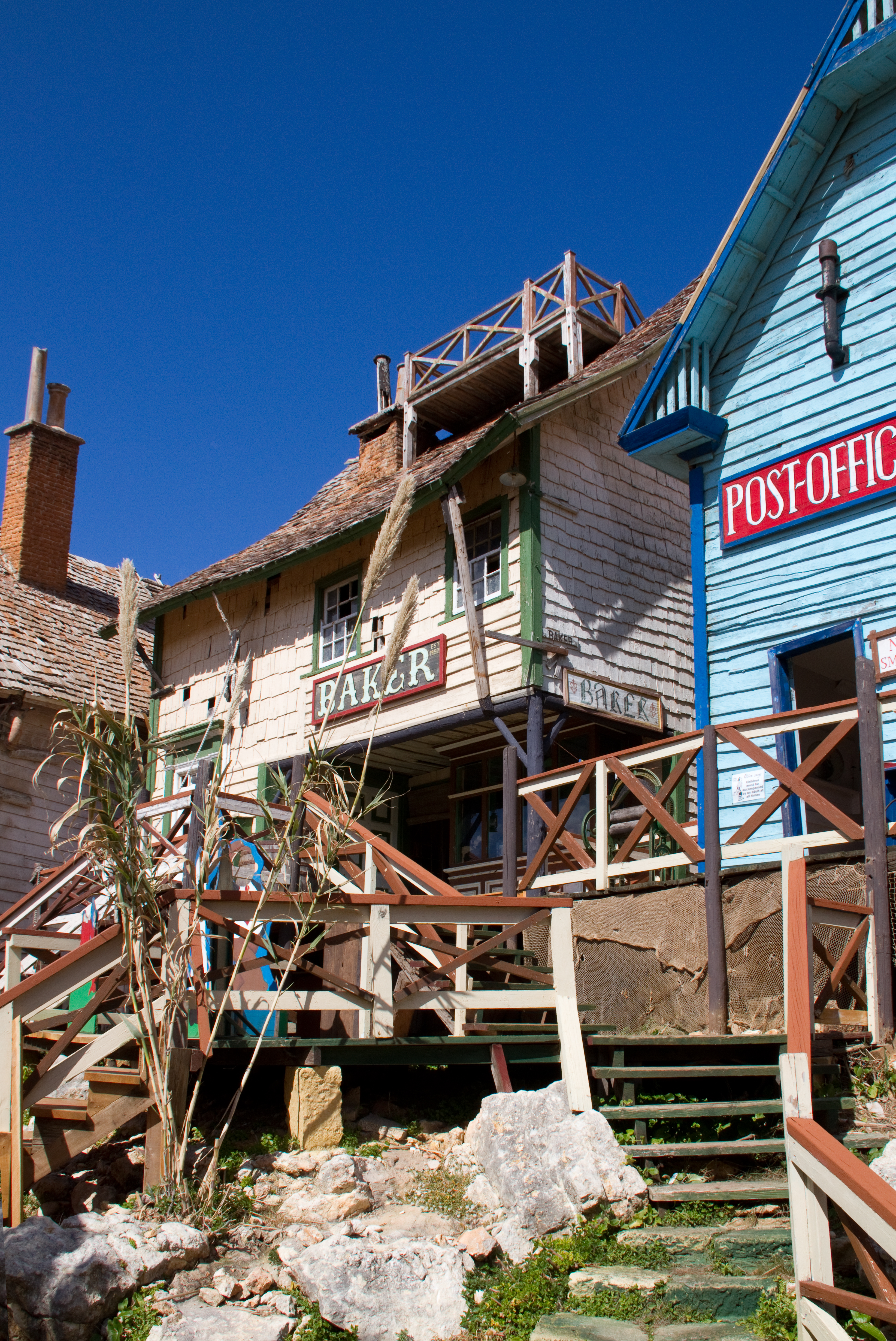 Satul Popeye din Malta - Anchor Bay | Secret World Trip Planner